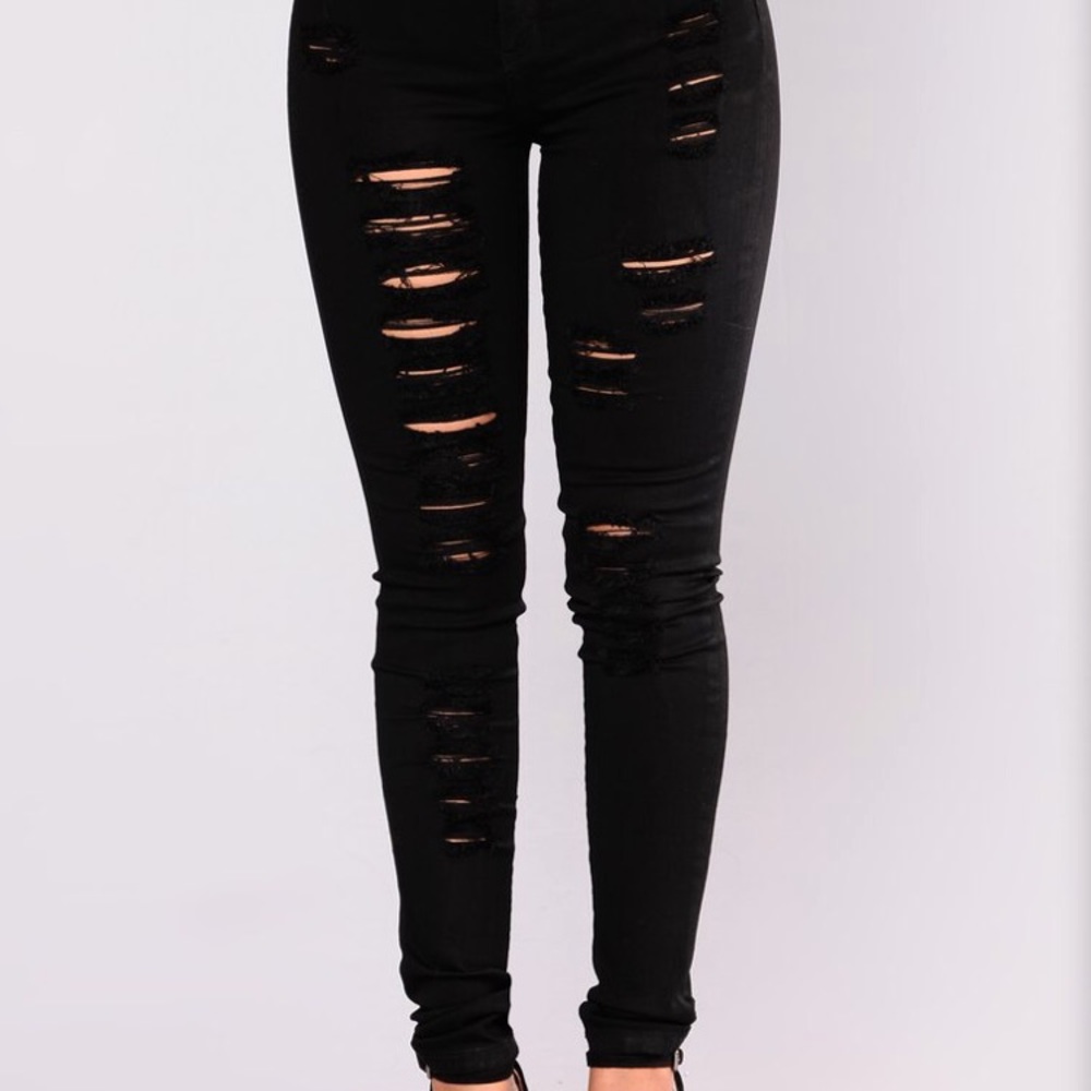 Blackout Distressed Jeans!